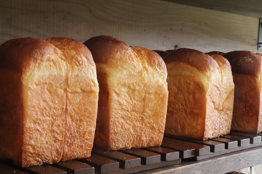 食パンは、午前と午後の2回（9時半、13時半～14時）焼かせて頂いています（2019.06.06）