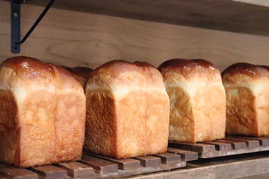  好評いただいております、食パンは、1日2回焼かせていただいています（2020.05.22）
