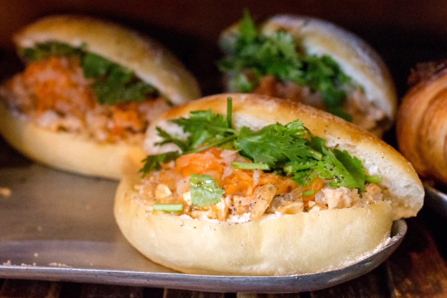 暑い季節にぴったりのバインミー！野菜嫌いの方も思わず手が伸びる、魅力的な一品（2025.07.17）