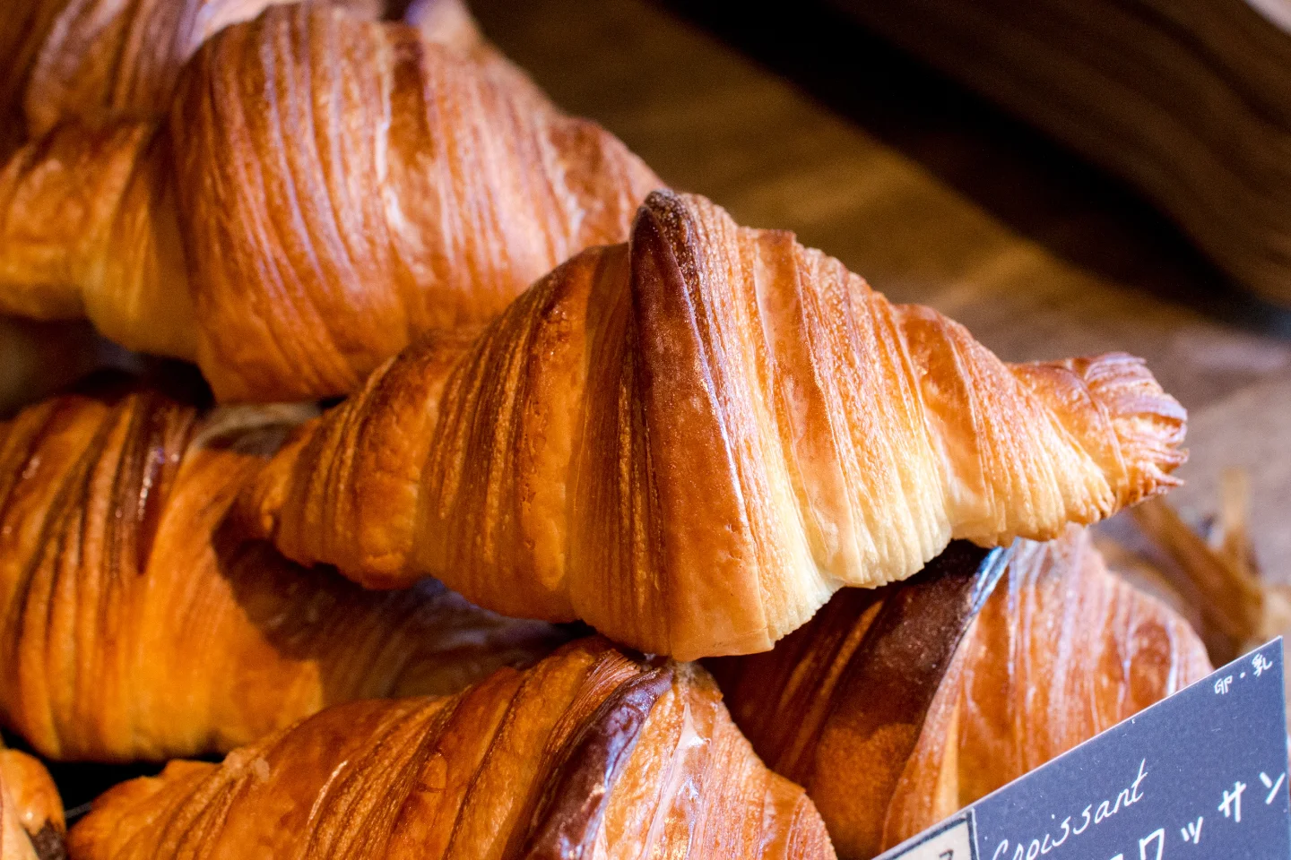 当店オススメの「発酵バターのクロワッサン」焼き上がっています（2025.08.09）