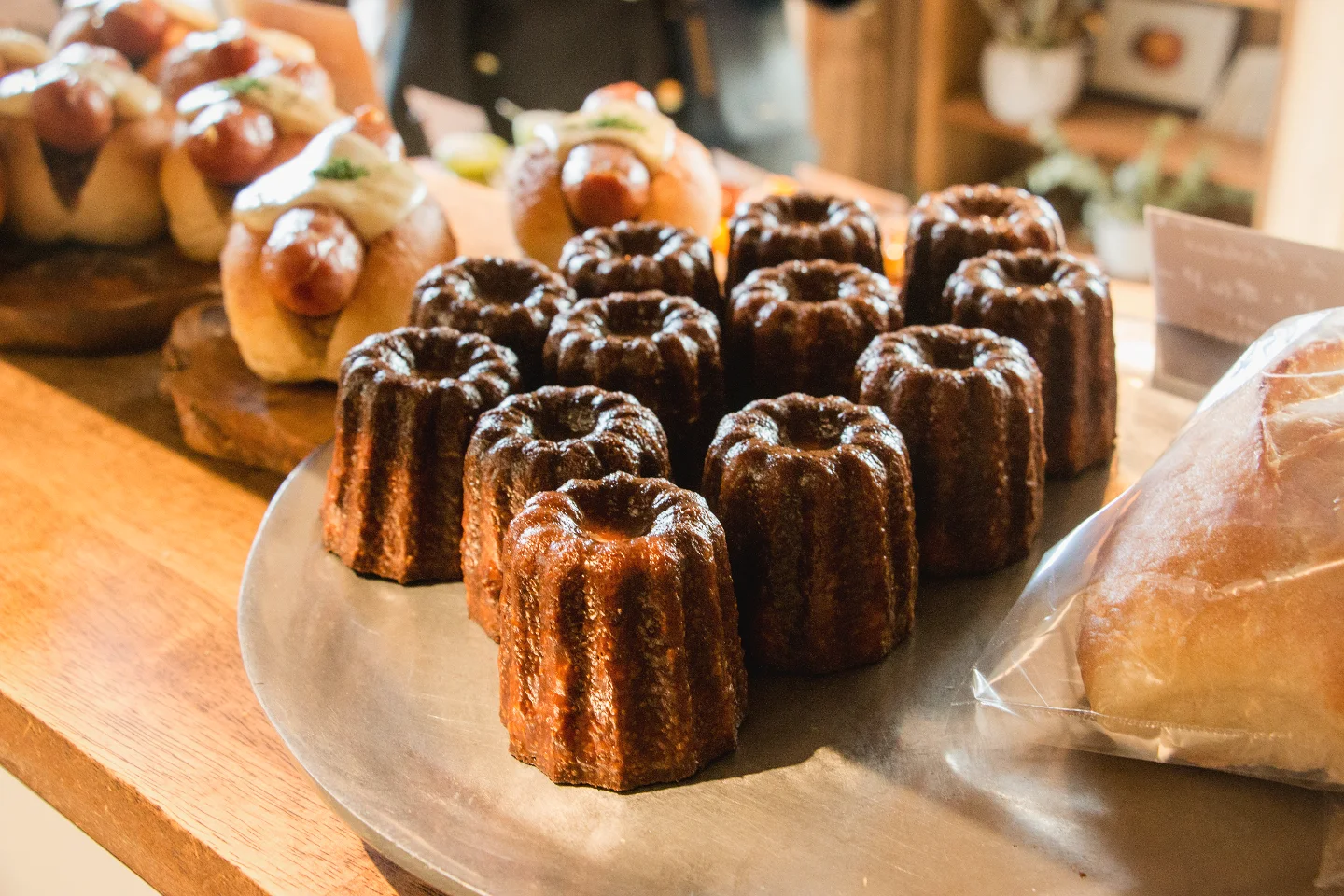 オープンから大人気のカヌレ、本日も焼き上がっていってます（2025.09.12）