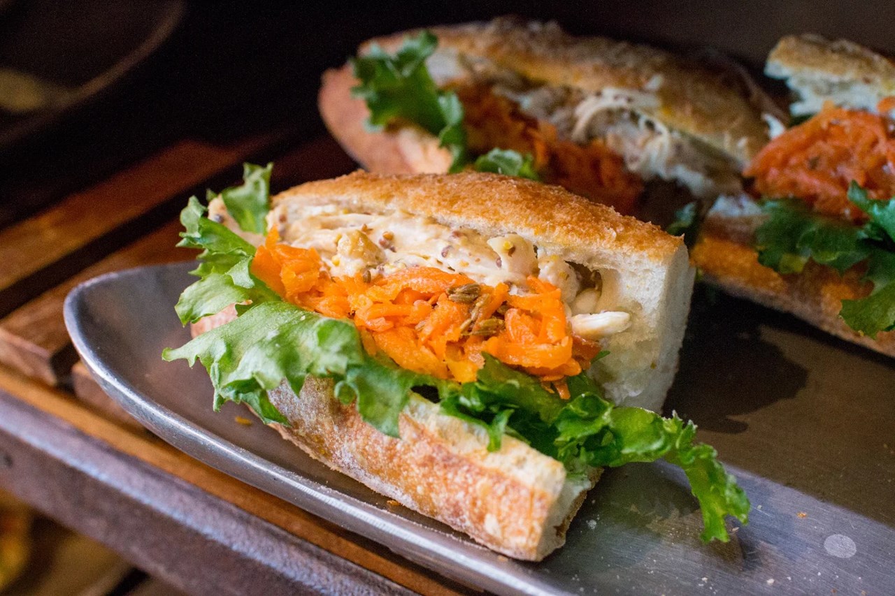 バゲットサンドたくさんご用意しています、ぜひお召し上がりください(2025.10.29)