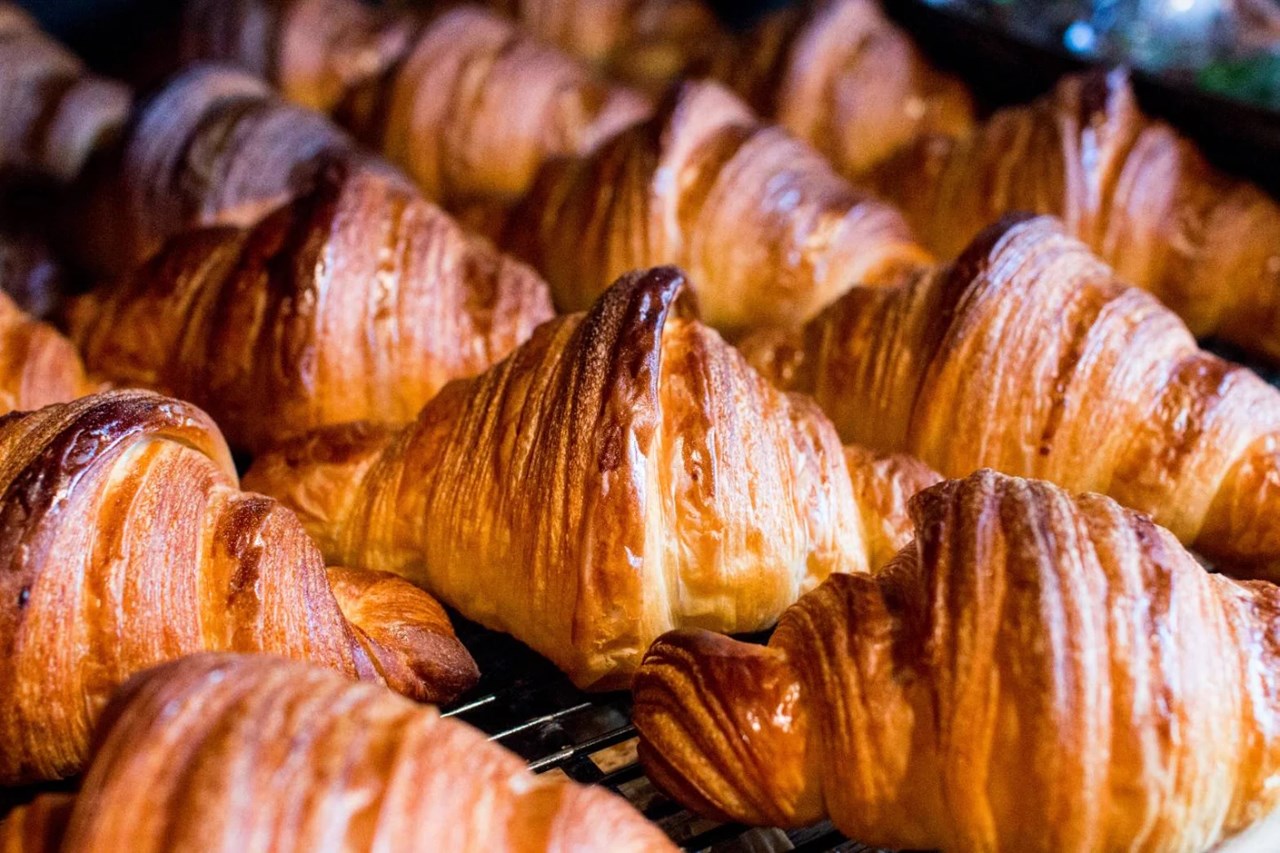 当店オススメの「発酵バターのクロワッサン」焼き上がっています（2025.11.14）