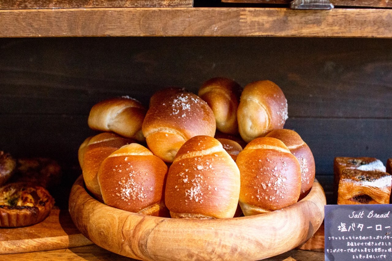 人気の塩バターロール焼き上がっています(2026.01.22)