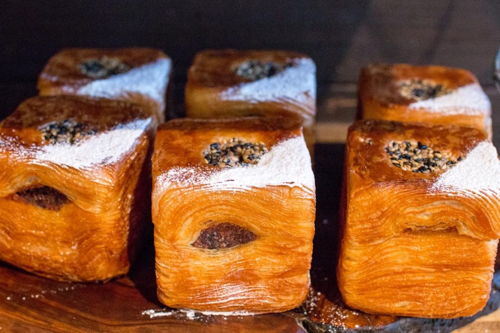 人気の餡クロワッサン、限定数ですが焼き上がっています（2026.04.23）